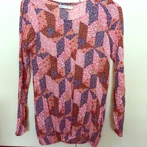 Rectangular pattern flowery blouse
